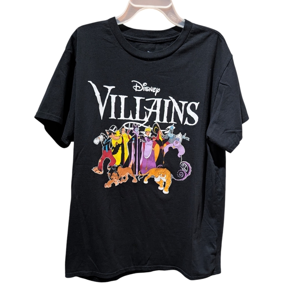 Black Disney Villains graphic t-shirt features iconic characters Size XL.